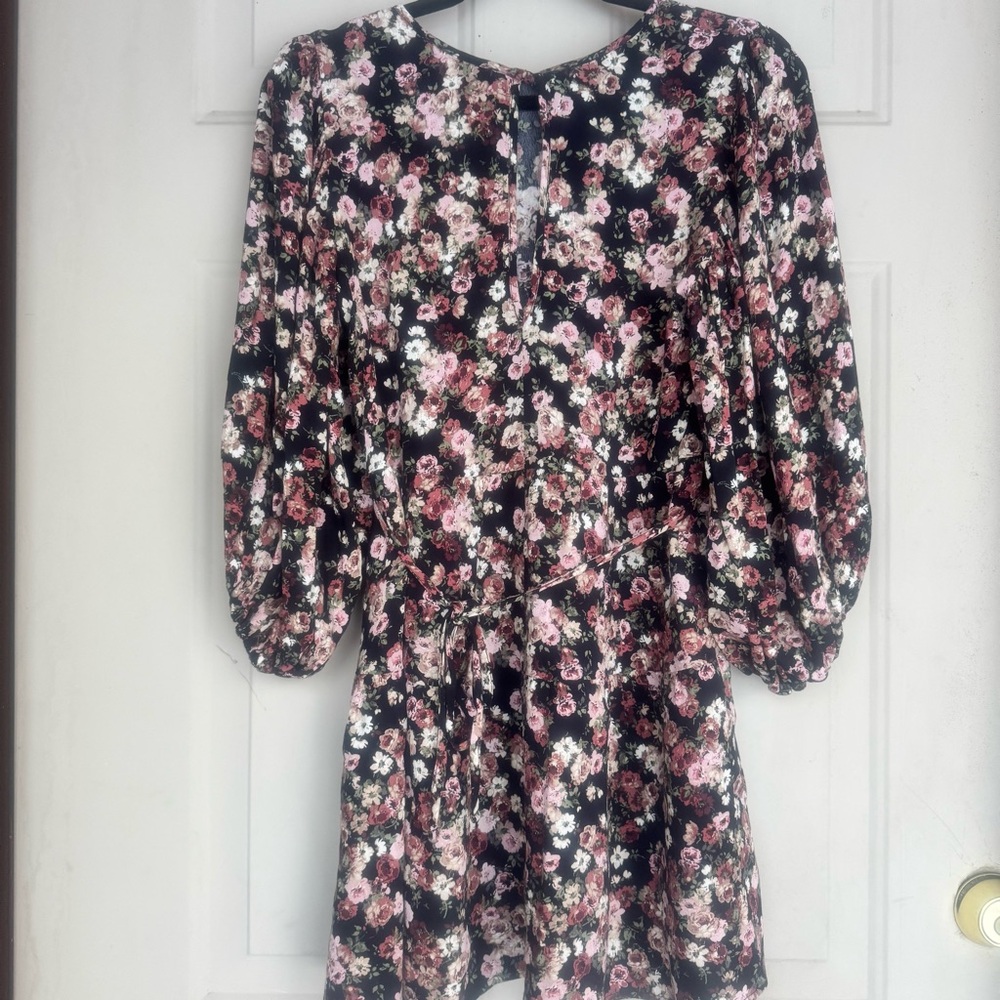 Abercrombie & Fitch Black and Pink Patterned mini dress